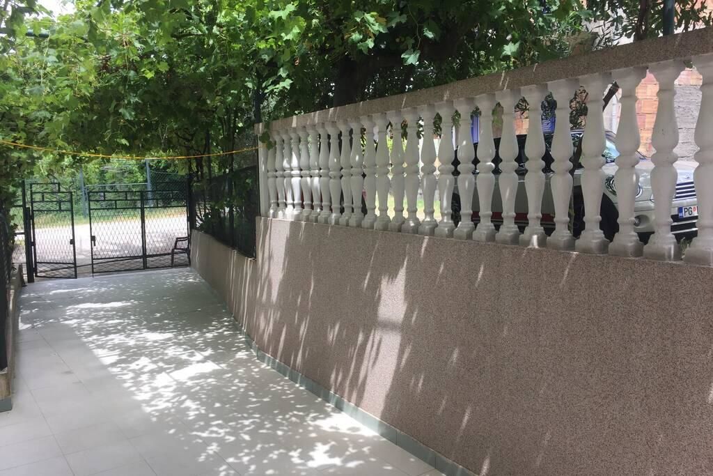 Апартаменты Apartments Miljanic Сутоморе-27