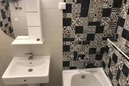 Апартаменты Apartments Miljanic Сутоморе-93